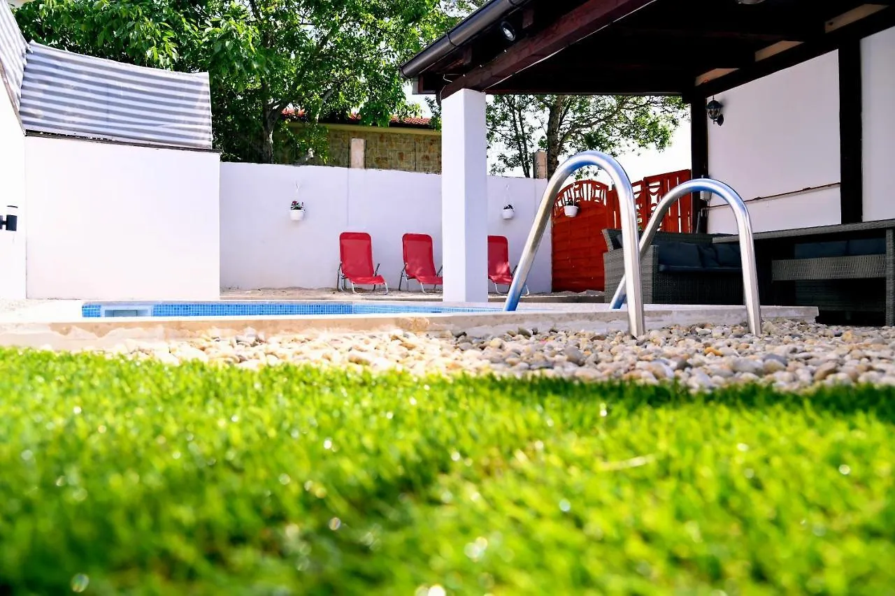 Holiday Home Mumy Gostinjac Villa