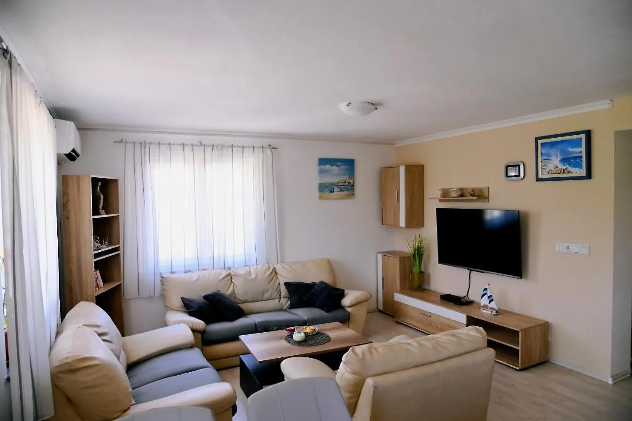 Villa Holiday Home Mumy Gostinjac